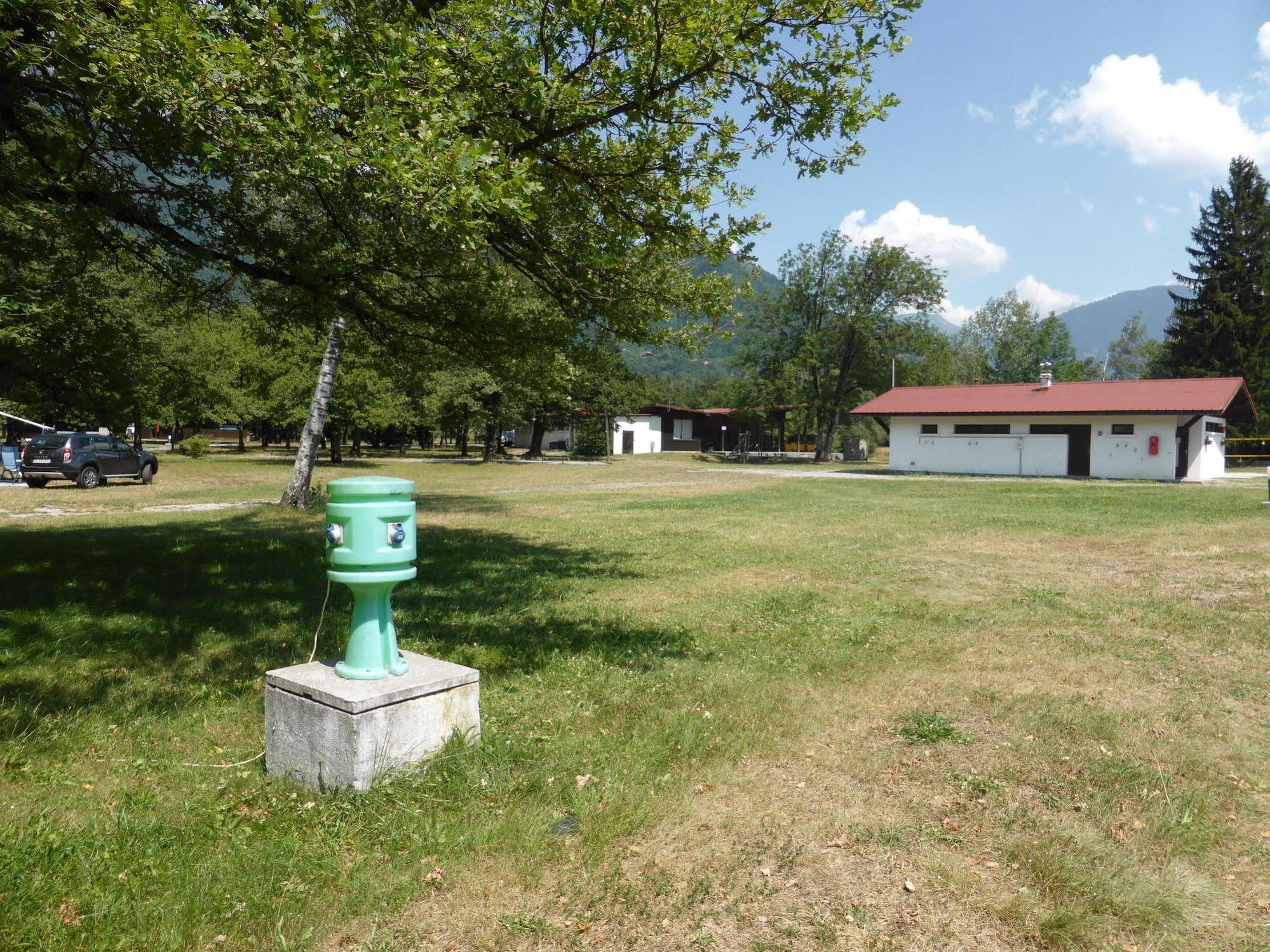 Camping L'Ecureuil - Mont-Blanc Village Domancy Exteriör bild