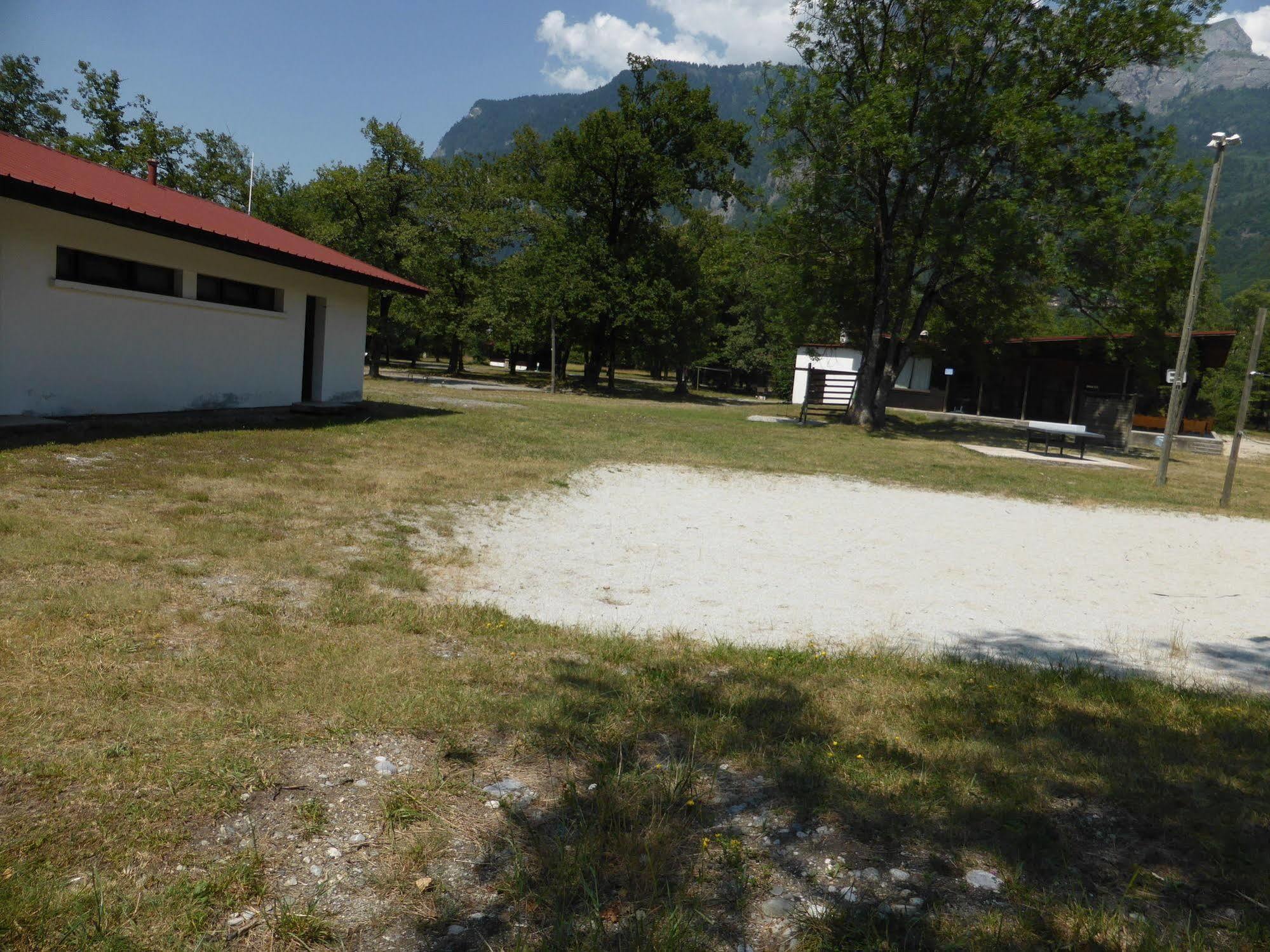 Camping L'Ecureuil - Mont-Blanc Village Domancy Exteriör bild