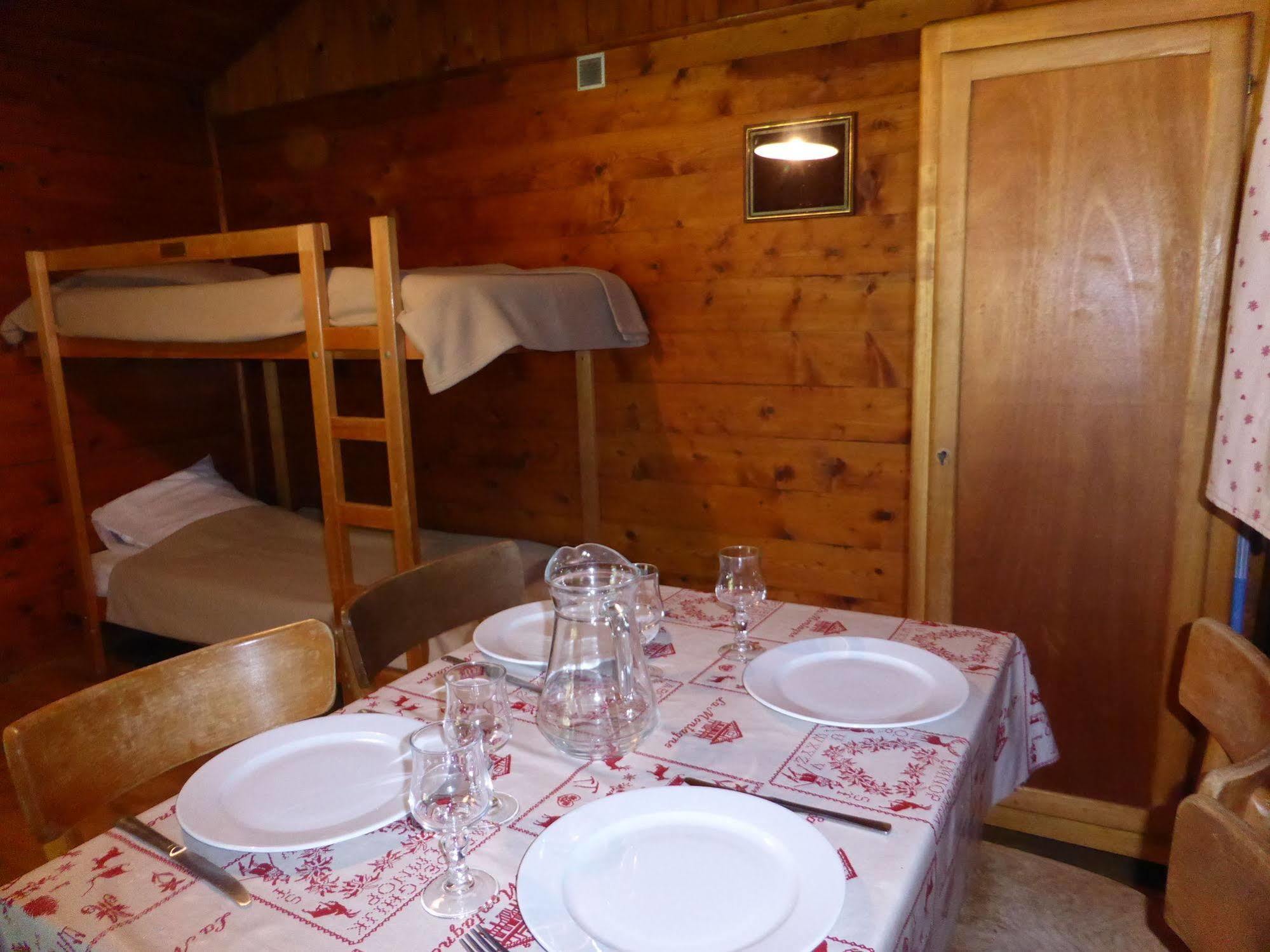 Camping L'Ecureuil - Mont-Blanc Village Domancy Exteriör bild