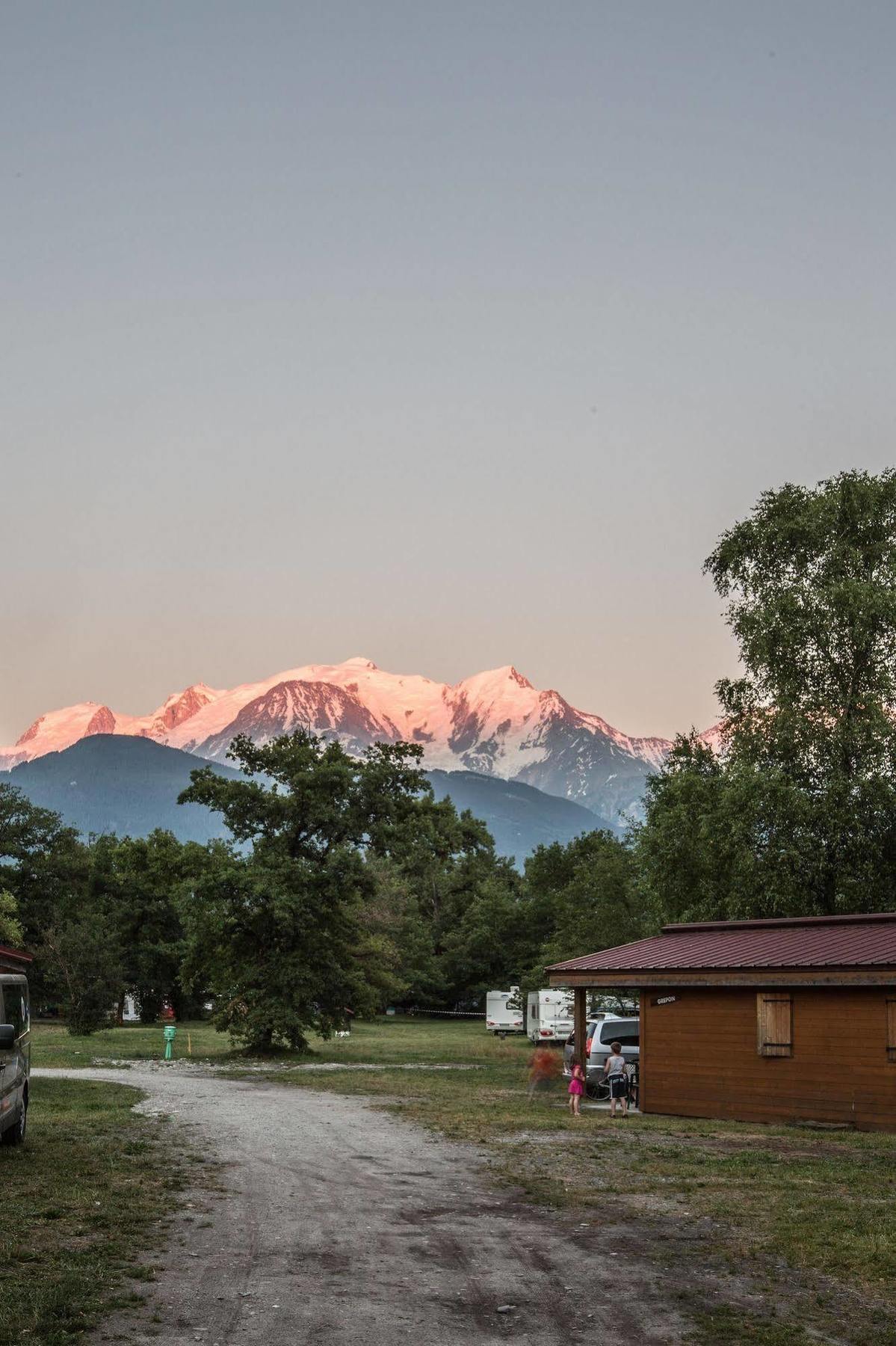Camping L'Ecureuil - Mont-Blanc Village Domancy Exteriör bild