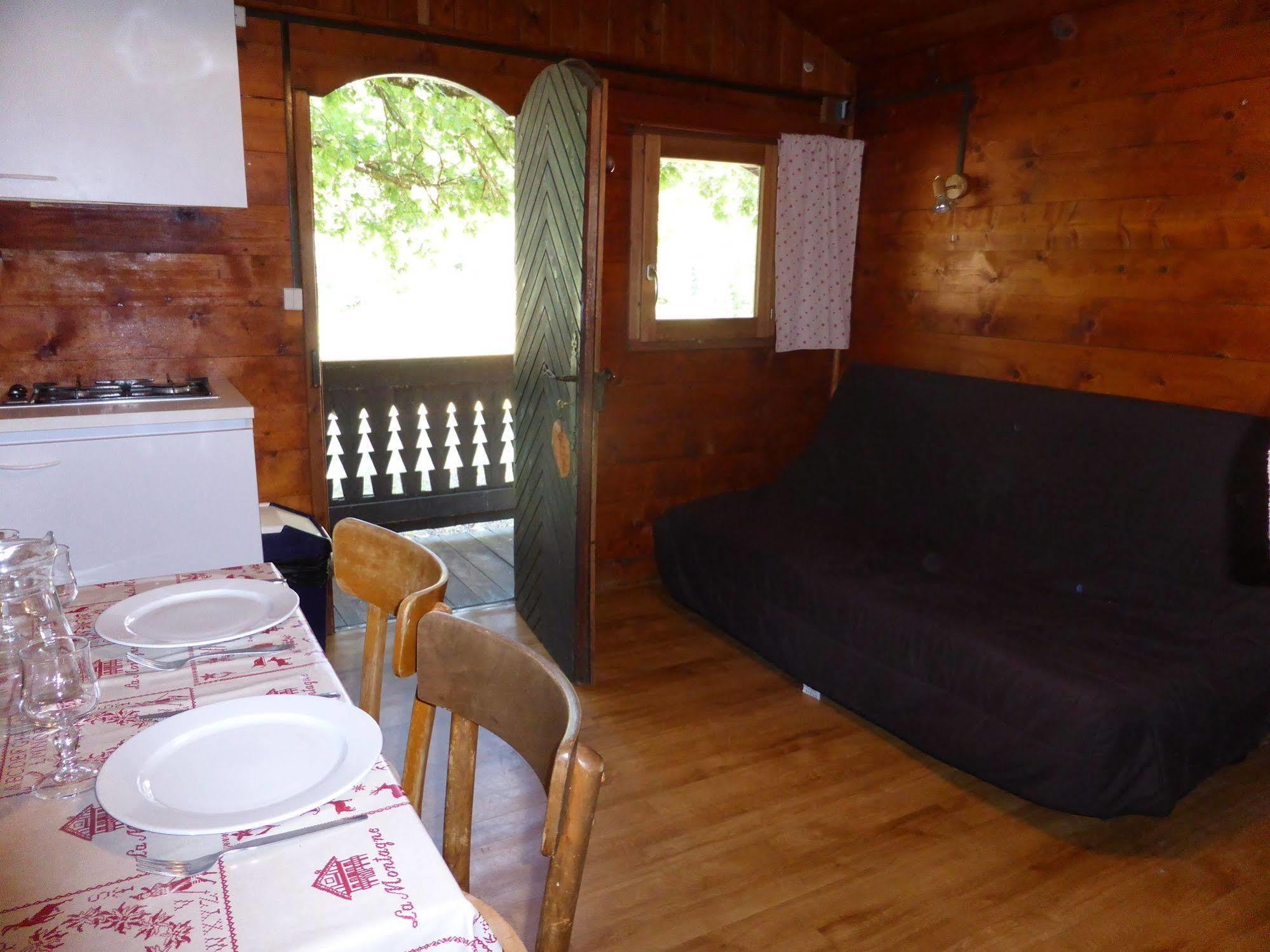Camping L'Ecureuil - Mont-Blanc Village Domancy Exteriör bild
