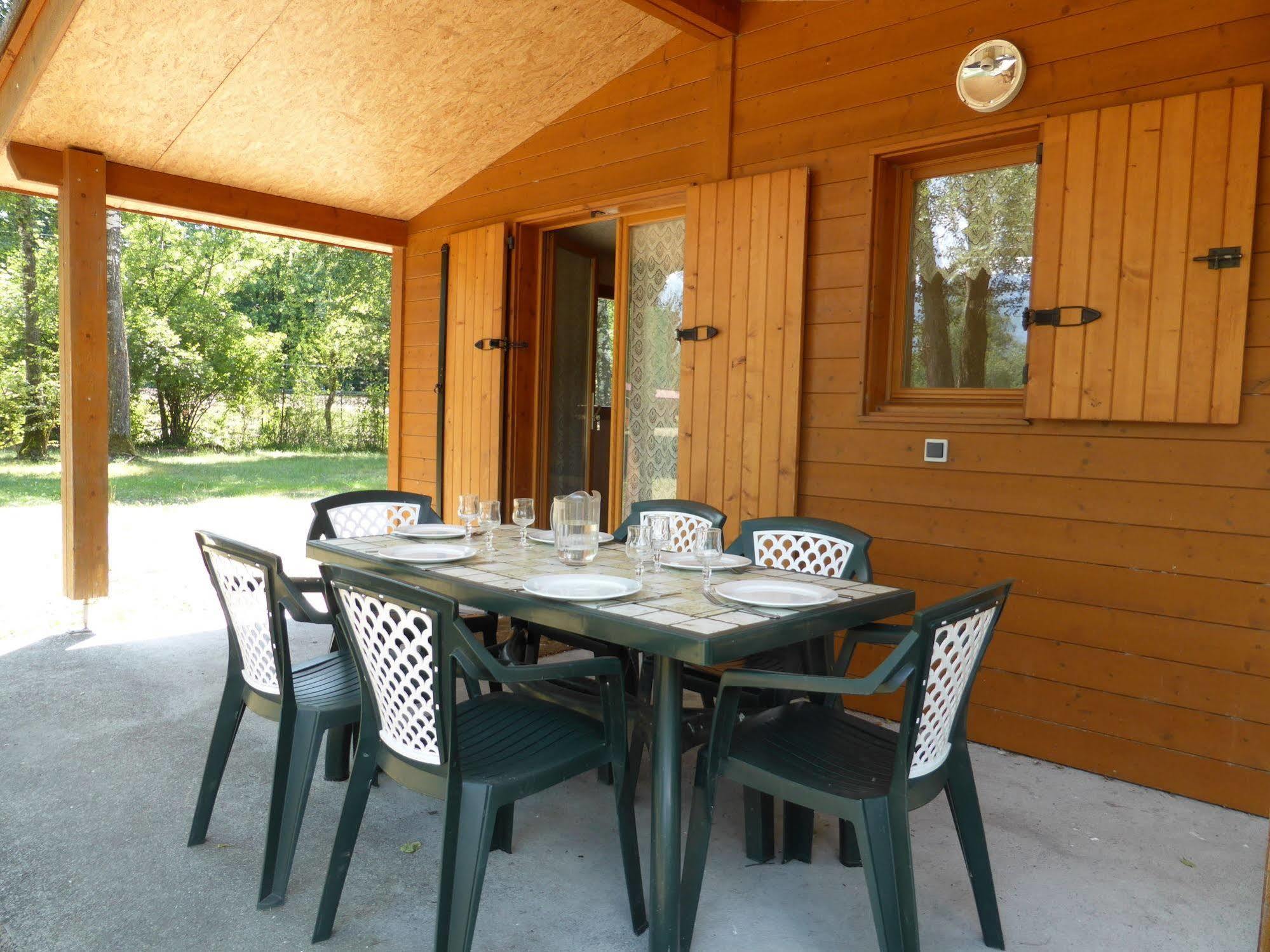 Camping L'Ecureuil - Mont-Blanc Village Domancy Exteriör bild